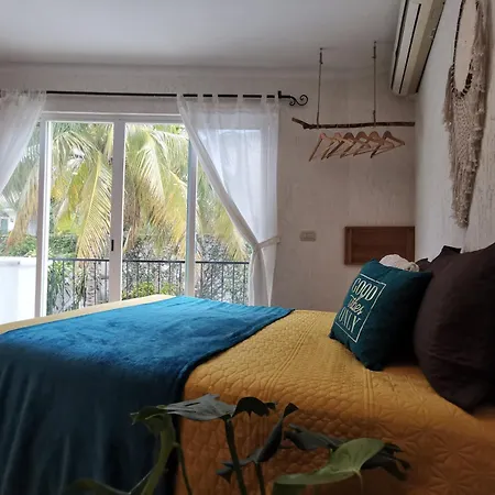 Beautiful & Cozy Near Beach Apartment Pool & Kingsize Bed